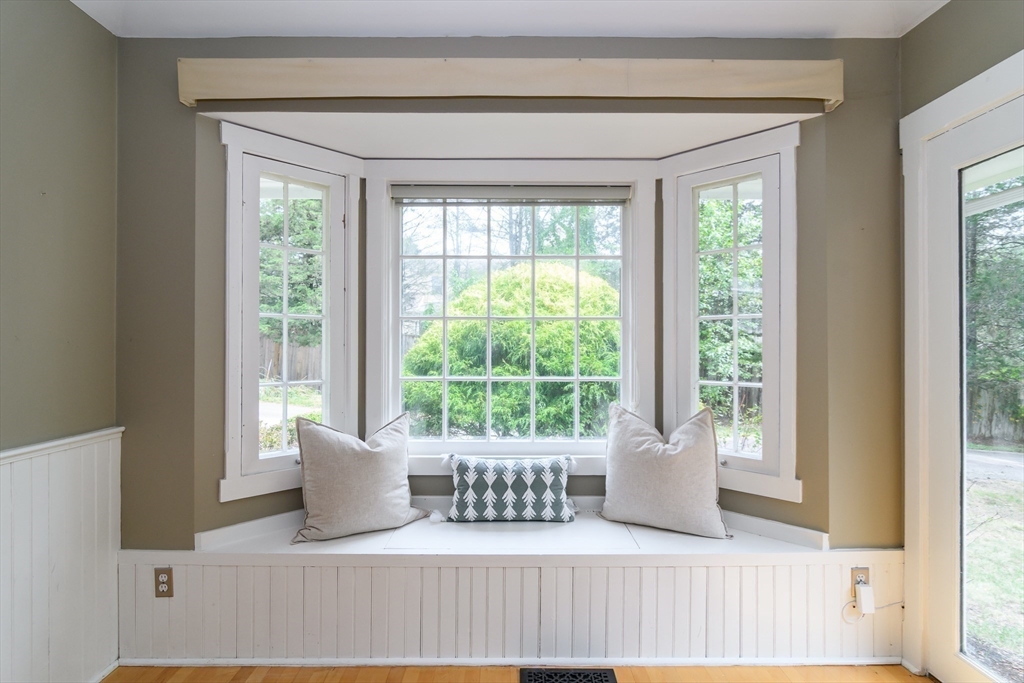 6 Brook Street Sherborn, MA 01770 - Photo 10 of 29 Gallery Image 10