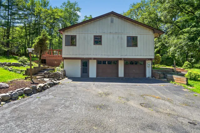 a view of backyard of house
