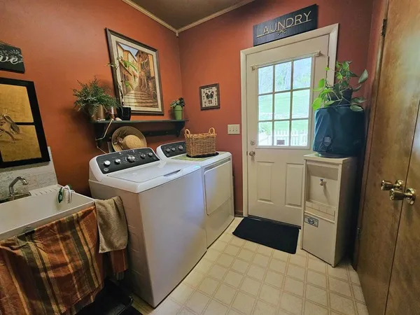 $585,000 | 950 Davis School Road, Washington, PA 15301