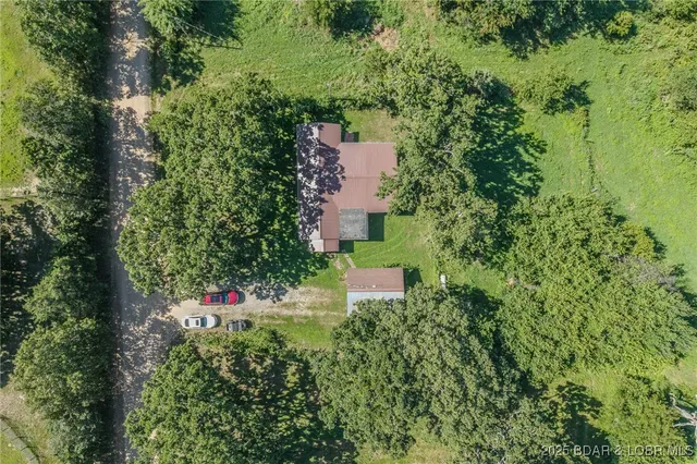 $215,000 | 33279 Pawnee Drive, Lebanon, MO 65536