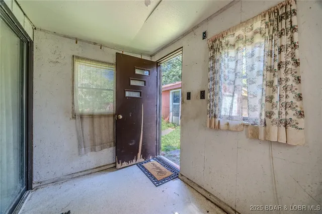 $215,000 | 33279 Pawnee Drive, Lebanon, MO 65536