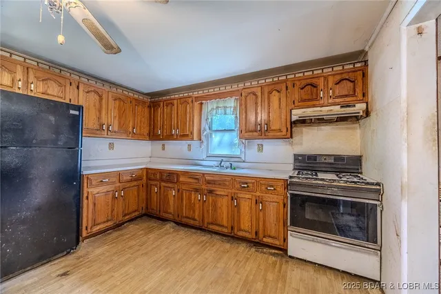 $215,000 | 33279 Pawnee Drive, Lebanon, MO 65536