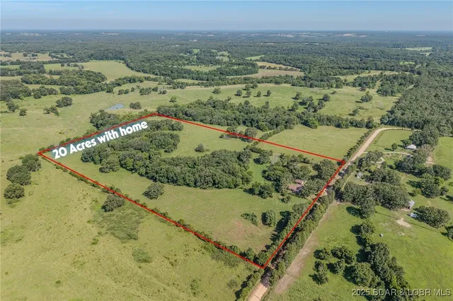 $215,000 | 33279 Pawnee Drive, Lebanon, MO 65536