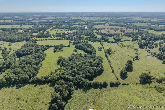 $215,000 | 33279 Pawnee Drive, Lebanon, MO 65536