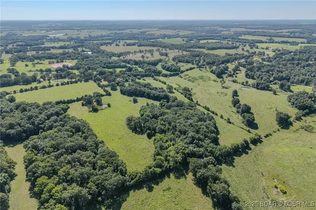 $215,000 | 33279 Pawnee Drive, Lebanon, MO 65536