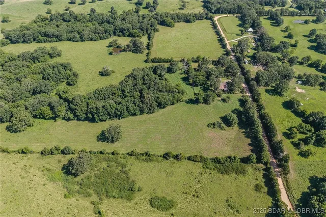 $215,000 | 33279 Pawnee Drive, Lebanon, MO 65536