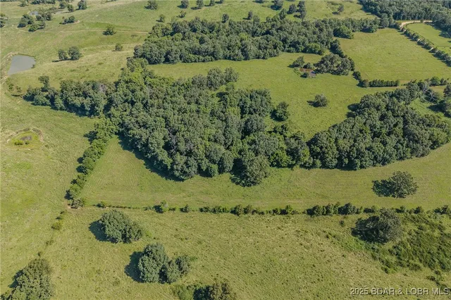 $215,000 | 33279 Pawnee Drive, Lebanon, MO 65536