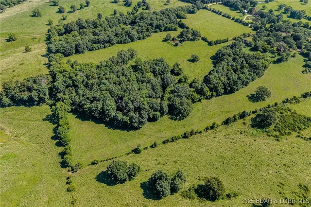 $215,000 | 33279 Pawnee Drive, Lebanon, MO 65536