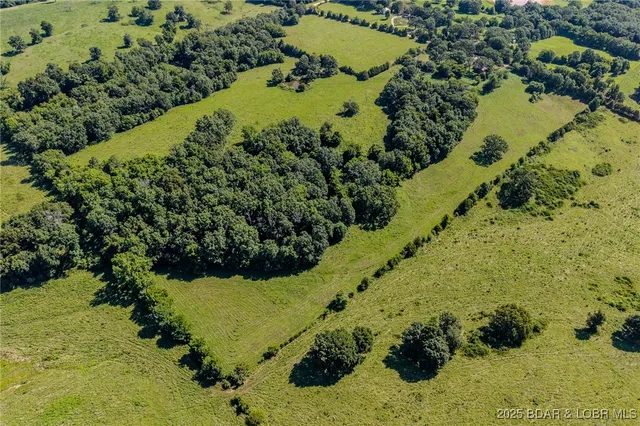 $215,000 | 33279 Pawnee Drive, Lebanon, MO 65536