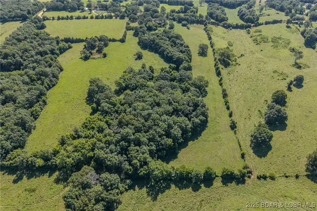 $215,000 | 33279 Pawnee Drive, Lebanon, MO 65536