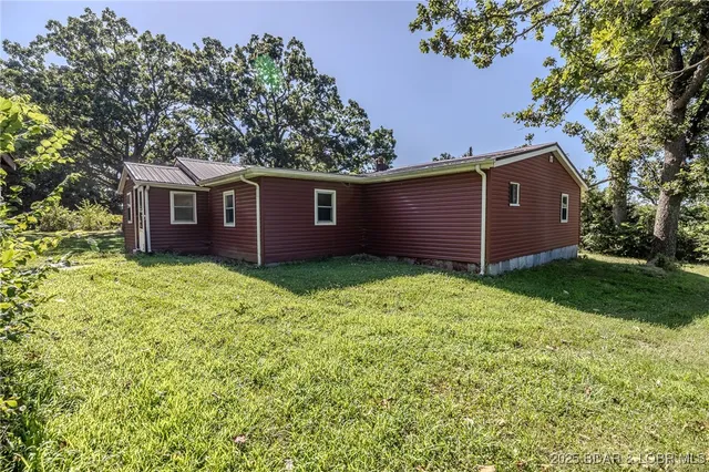 $215,000 | 33279 Pawnee Drive, Lebanon, MO 65536