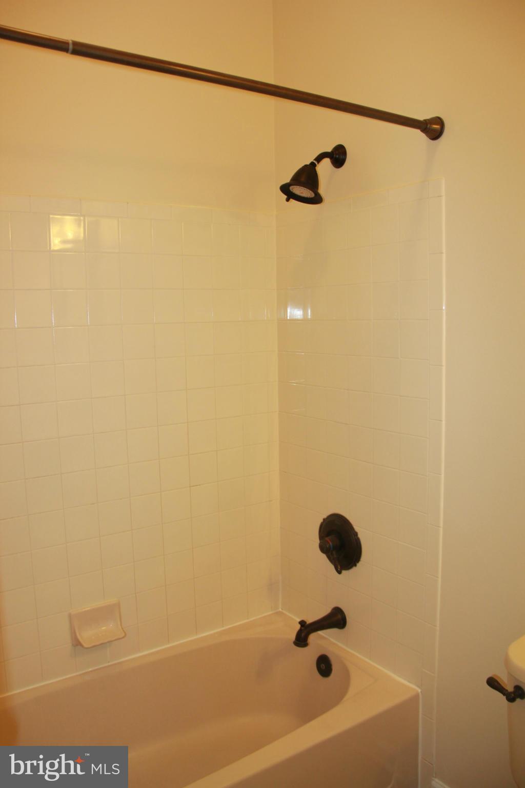 5340 Kelmscot Road Baltimore, MD 21237 - Photo 18 of 25 Bath