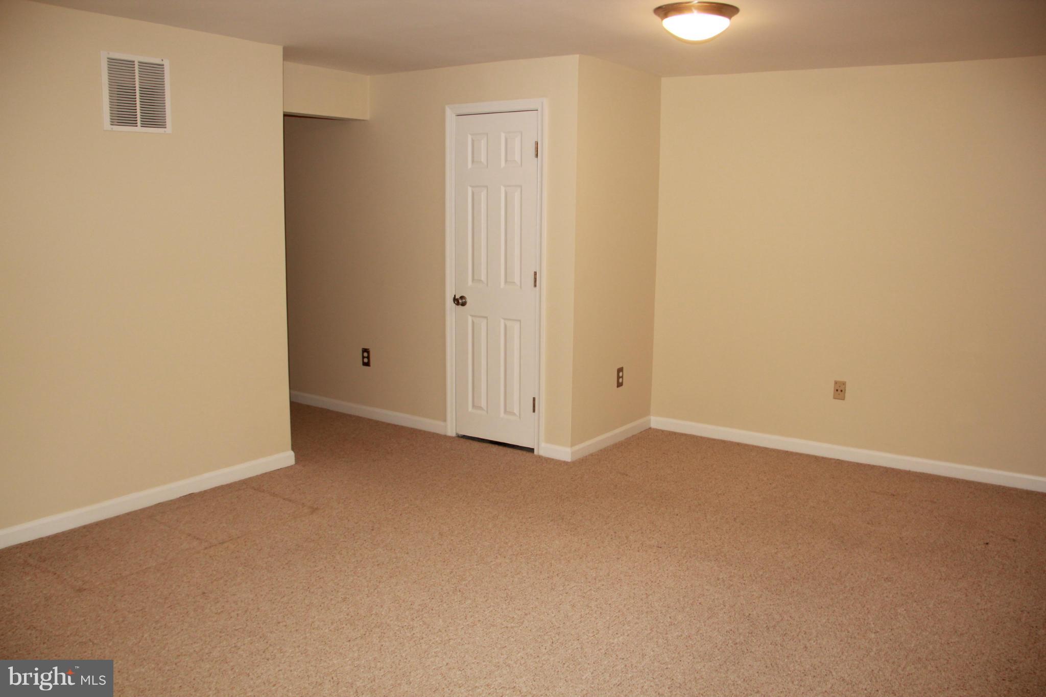 5340 Kelmscot Road Baltimore, MD 21237 - Photo 19 of 25 Family Room