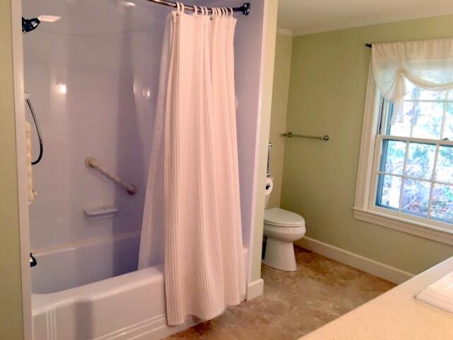 10 Lloyd Road Waterville, ME 04901 - Photo 25 of 37 Full bath