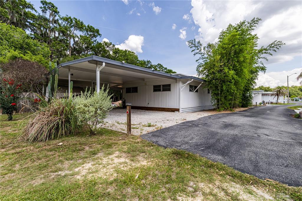1136 Rue De Dore Tavares, FL 32778 - Photo 3 of 45