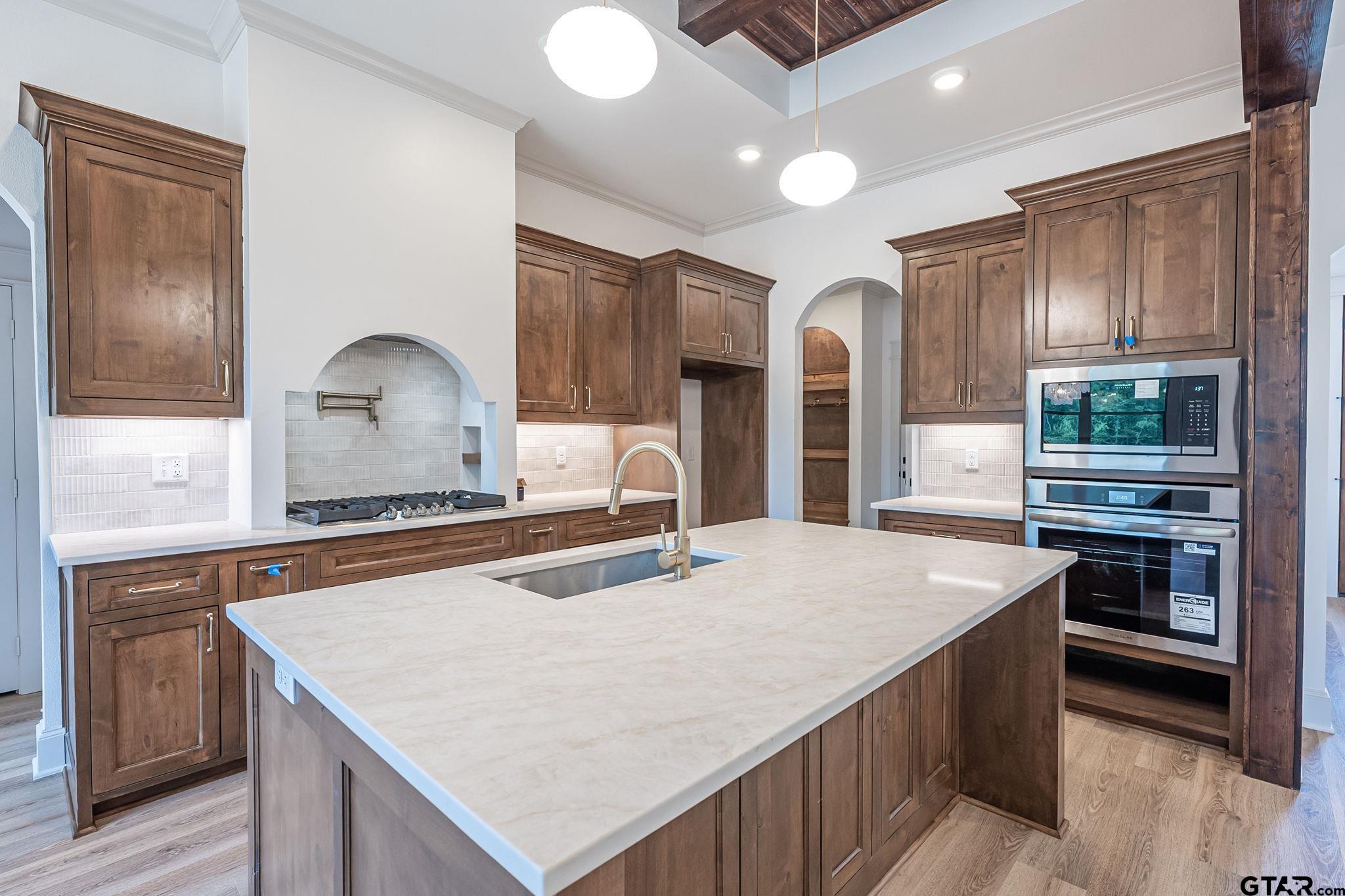 17049 Is Lk Drive Tyler, TX 75708 - Photo 9 of 37 Gallery Image 9