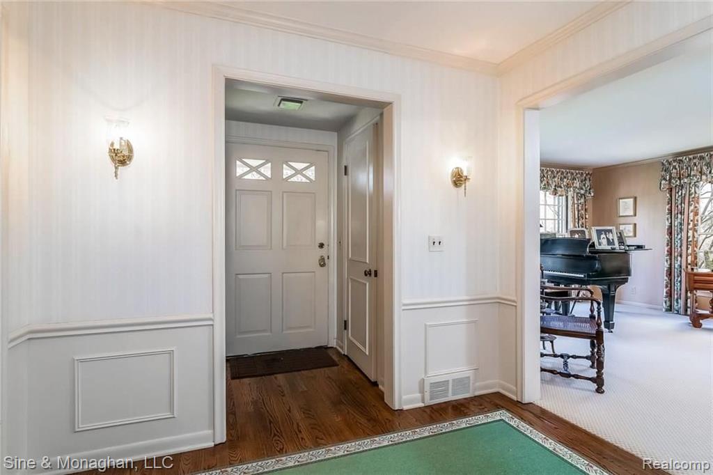 88 Cloverly Road Grosse Pointe Farms, MI 48236 - Photo 3 of 53