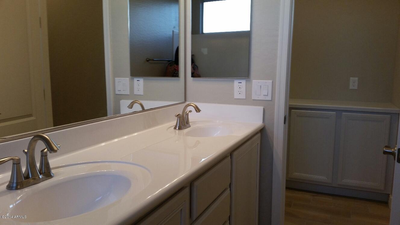 2130 West Red Fox Road Phoenix, AZ 85085 - Photo 2 of 12 20141021_173852_resized