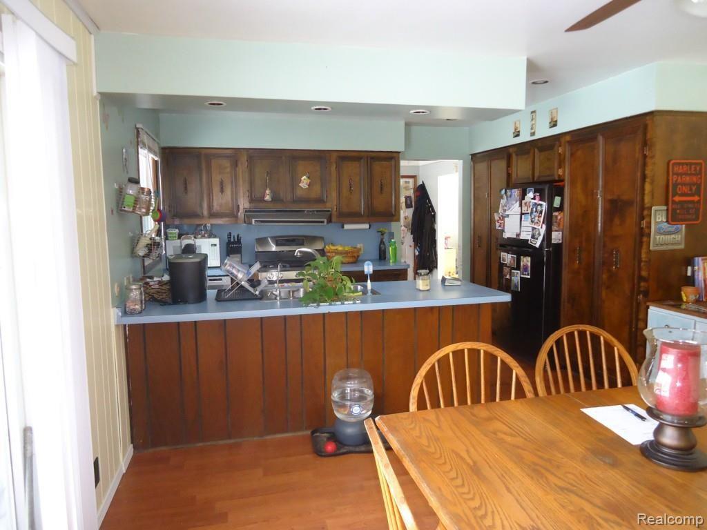 7399 Centerhill Road Brighton, MI 48116 - Photo 12 of 17 Kitchen