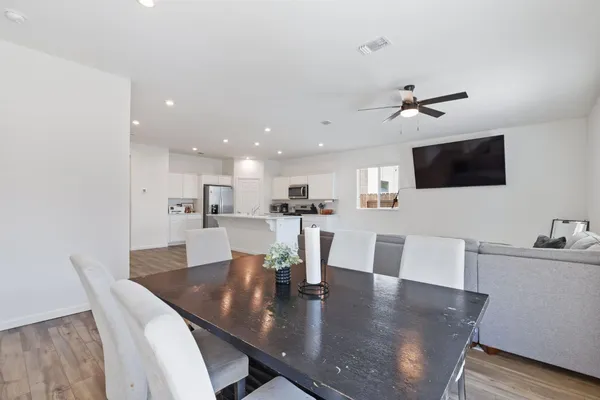 $430,000 | 282 Rosebriar Street, Madera, CA 93638