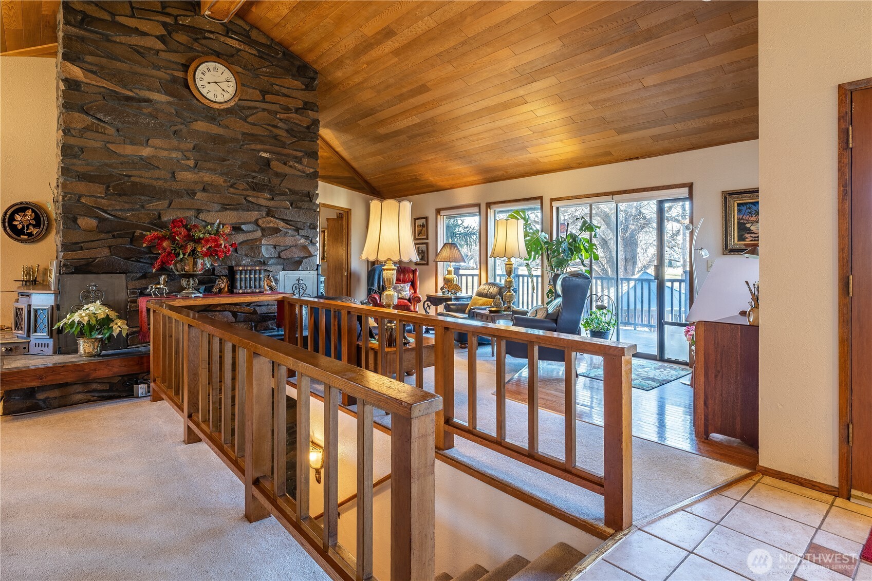 826 South Skylark Way Othello, WA 99344 - Photo 32 of 40 a view of an entryway wooden floor