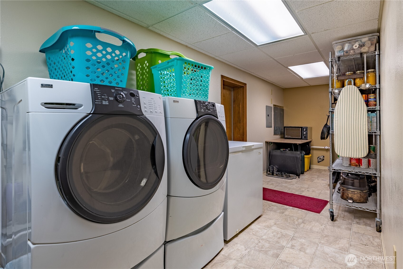 826 South Skylark Way Othello, WA 99344 - Photo 37 of 40 a utility room with dryer and washer