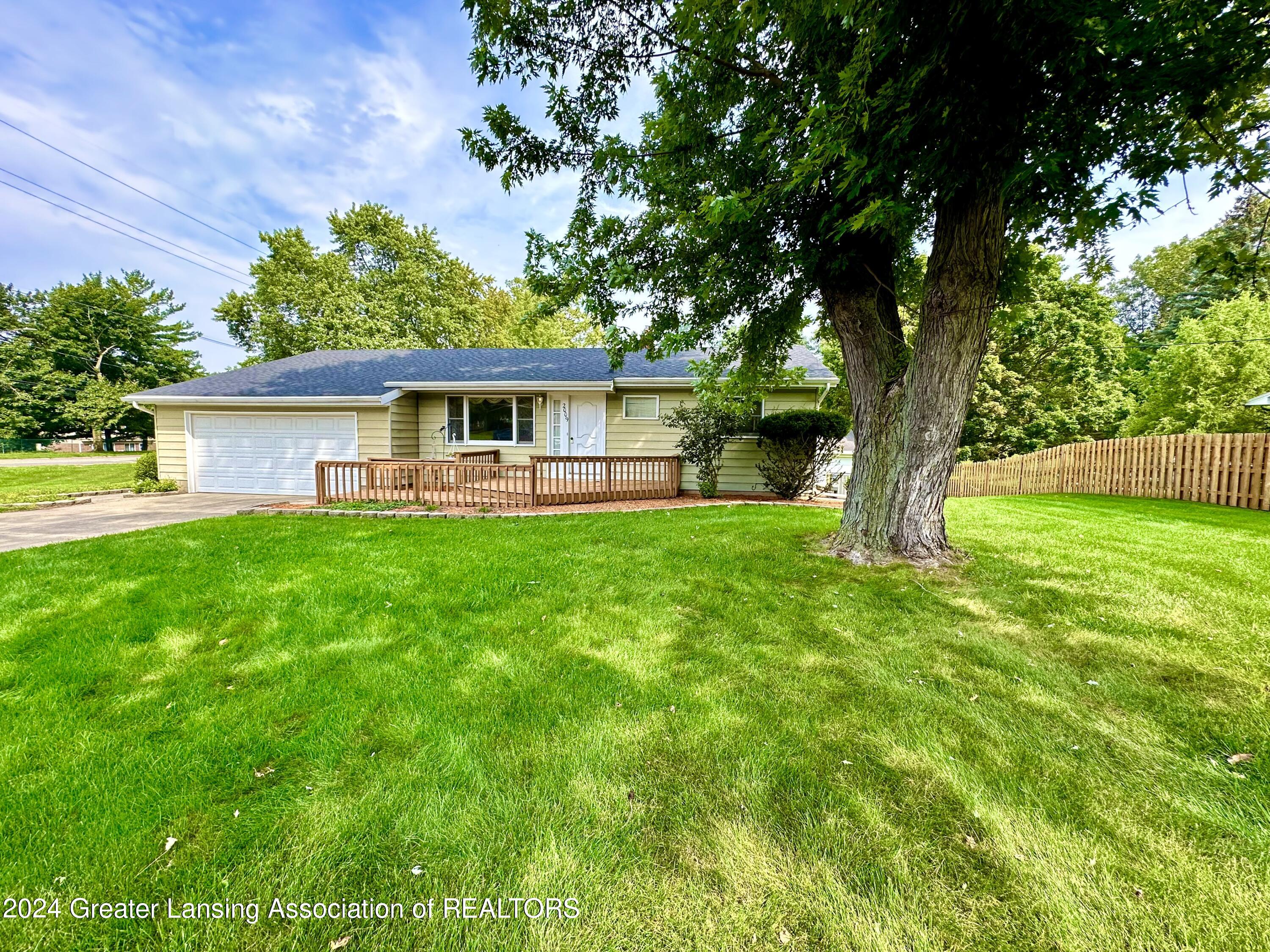 2009 Wabash Road Lansing, MI 48910 - Photo 3 of 50 IMG_8025