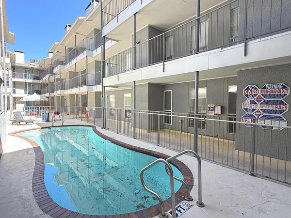 $1,000 | 4502 Gaston Avenue, Unit 315, Dallas, TX 75246