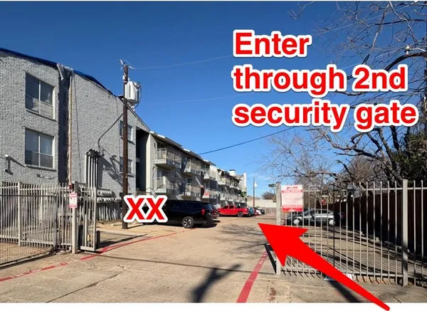 $1,000 | 4502 Gaston Avenue, Unit 315, Dallas, TX 75246