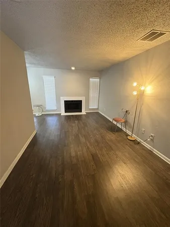 $1,000 | 4502 Gaston Avenue, Unit 315, Dallas, TX 75246