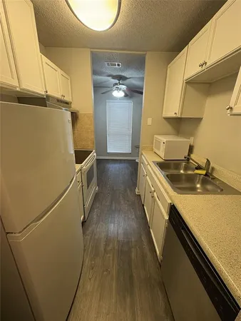 $1,000 | 4502 Gaston Avenue, Unit 315, Dallas, TX 75246