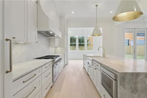 $2,455,000 | 3620 Chestnut Street, New Orleans, LA 70115