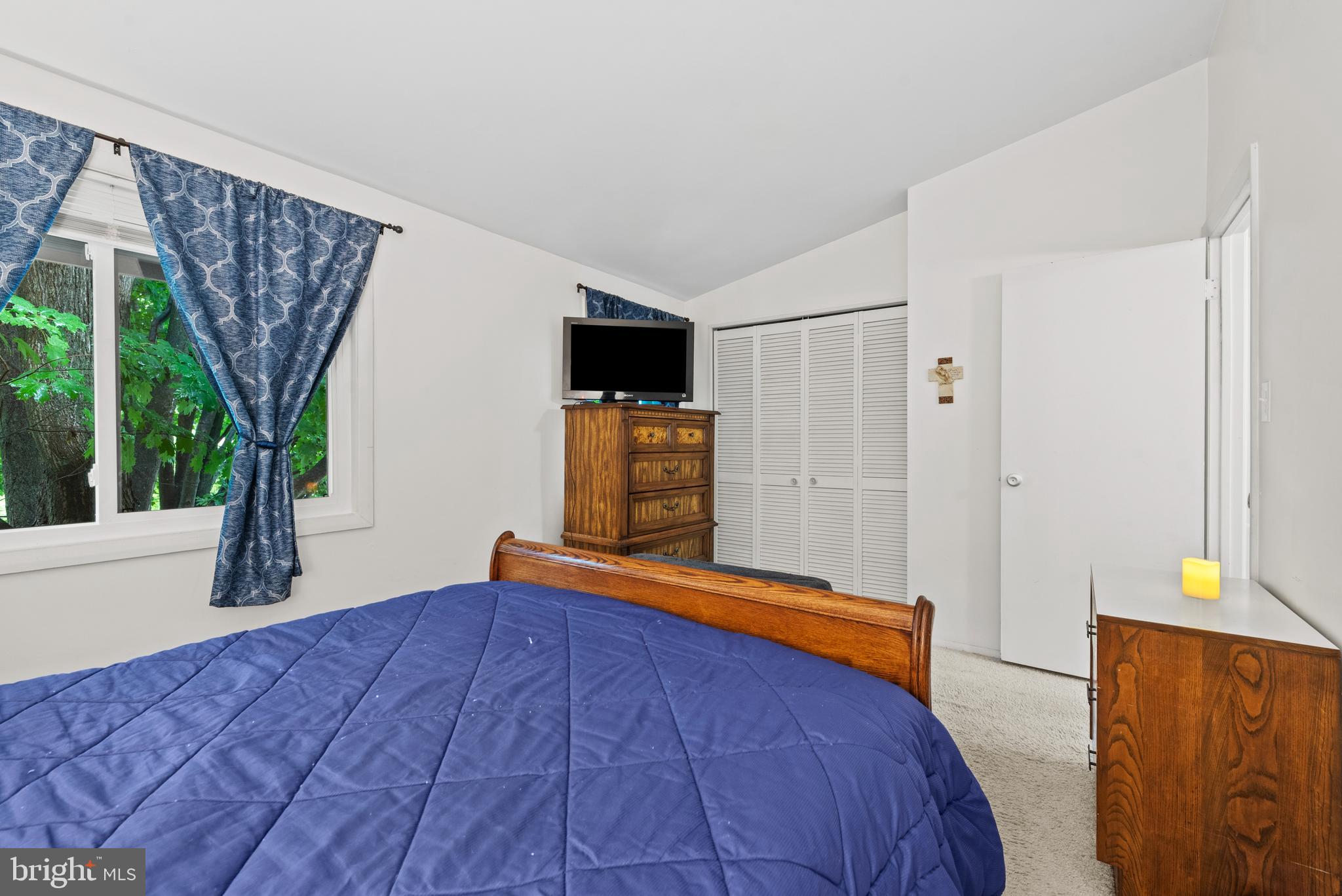8938 Footed Ridge Columbia, MD 21045 - Photo 24 of 33 Primary Bedroom