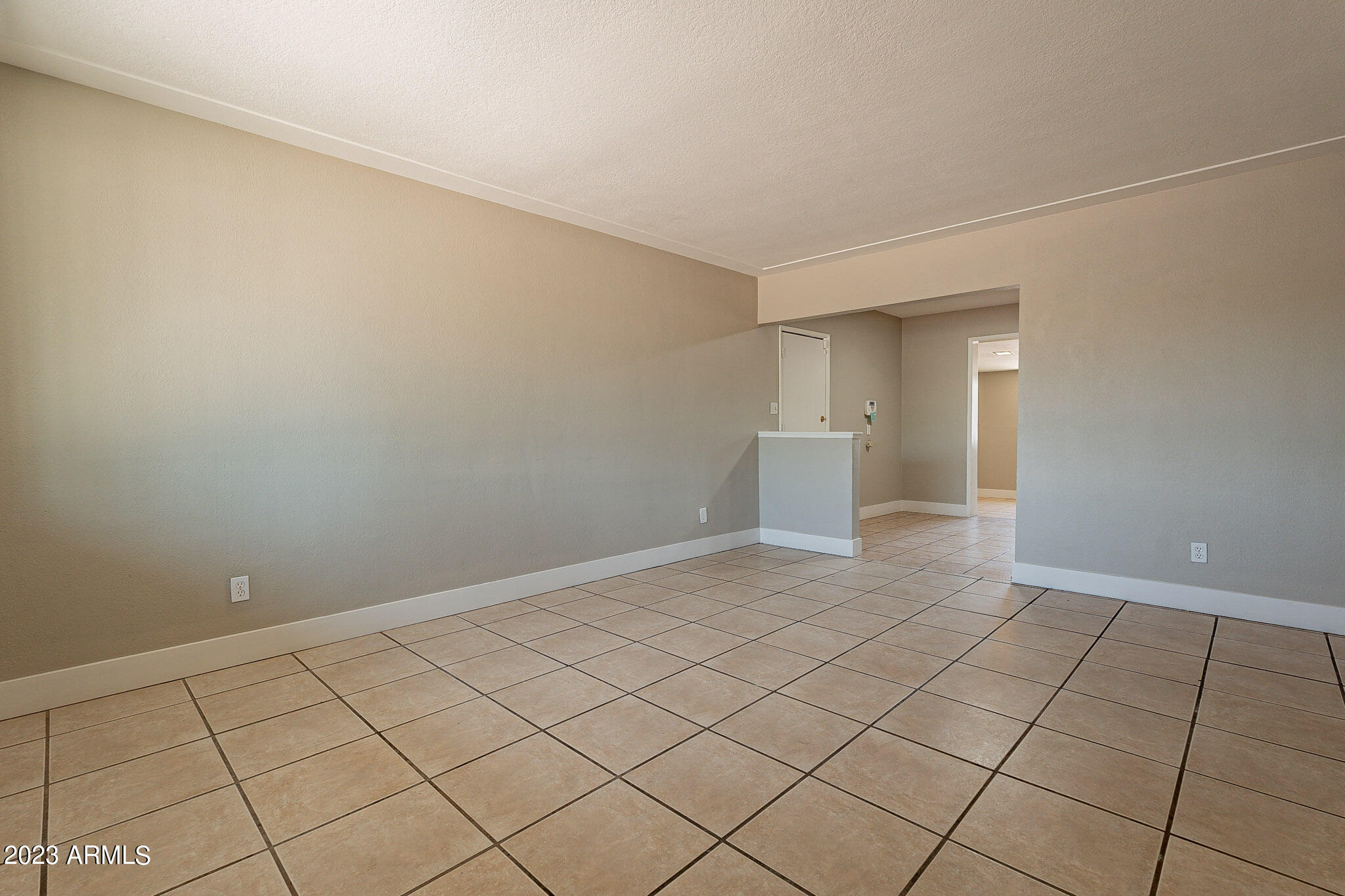 7036 North 22nd Drive Phoenix, AZ 85021 - Photo 8 of 41 22nd-8