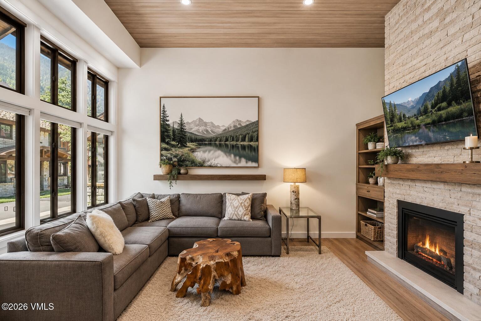 4770 Big Horn Road, Unit H4 Vail, CO 81657 - Photo 10 of 38 Living Room