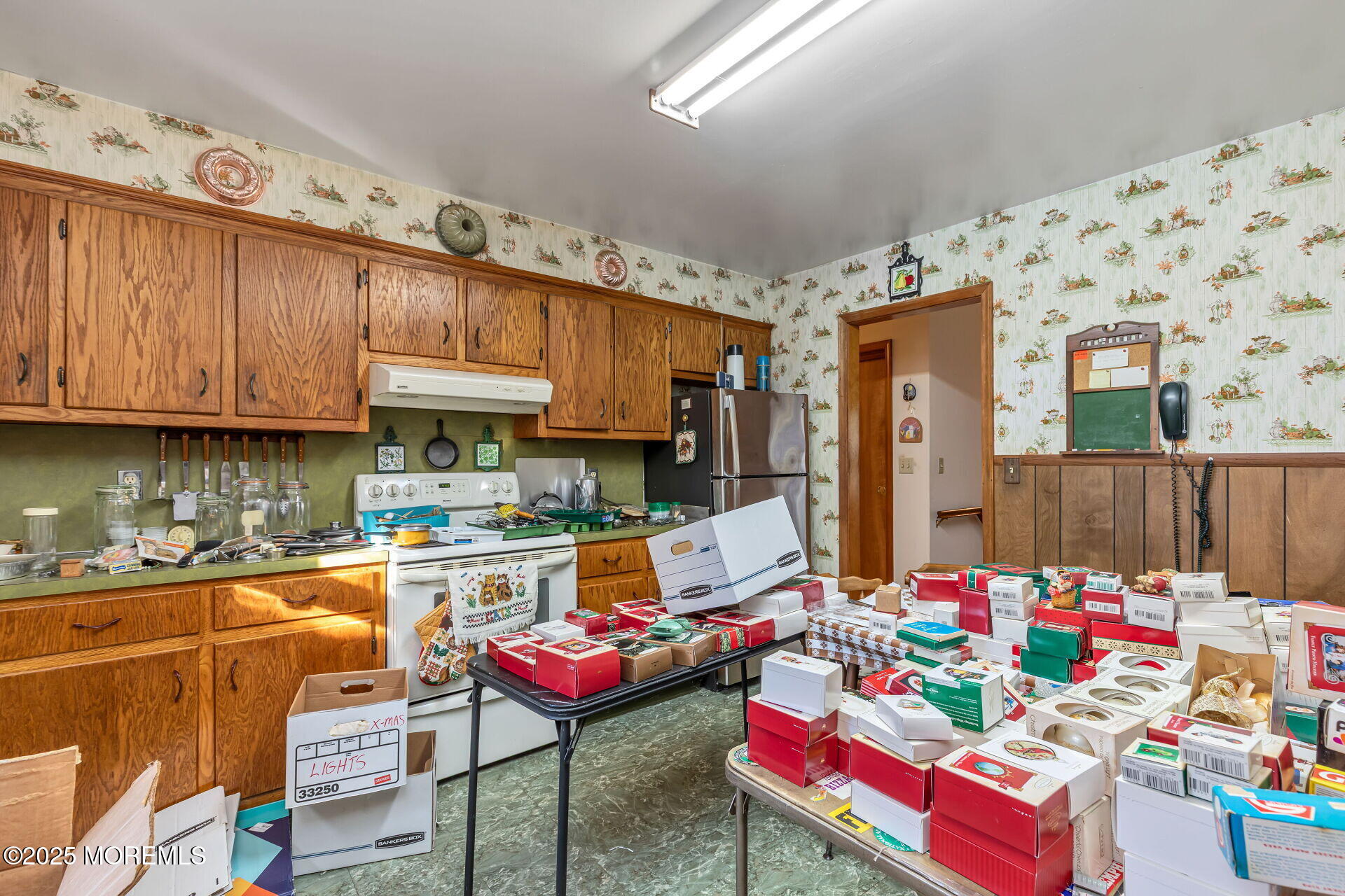 223 Green Grove Road Tinton Falls, NJ 07712 - Photo 9 of 38 008-1920x1280-photo