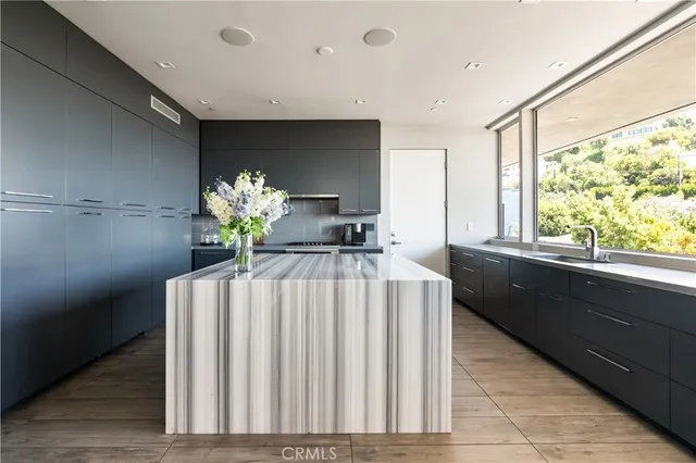 $6,000,000 | 1489 Stebbins Terrace, Los Angeles, CA 90069