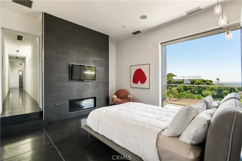 $6,000,000 | 1489 Stebbins Terrace, Los Angeles, CA 90069