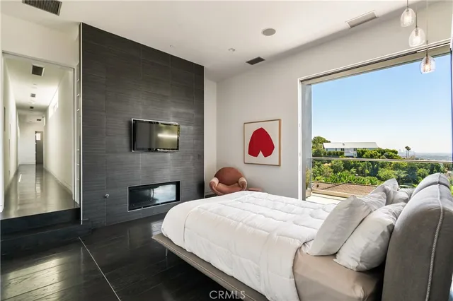 $6,000,000 | 1489 Stebbins Terrace, Los Angeles, CA 90069