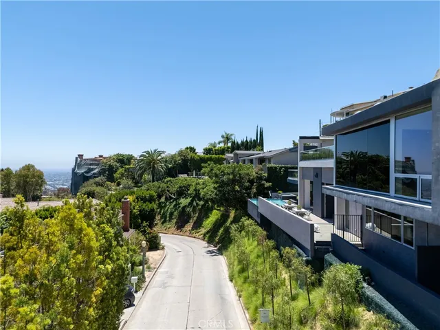 $6,000,000 | 1489 Stebbins Terrace, Los Angeles, CA 90069