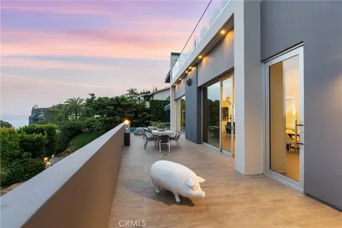 $6,000,000 | 1489 Stebbins Terrace, Los Angeles, CA 90069