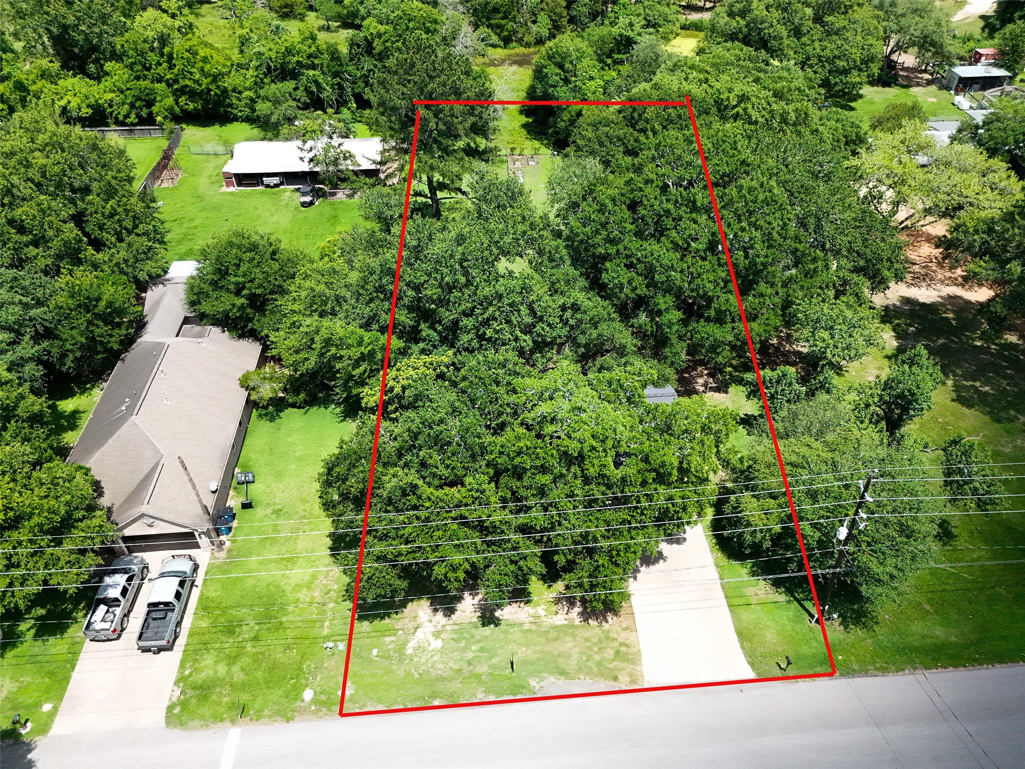 504 Walnut Street Waller, TX 77484 - Photo 2 of 35 Aerial View of the Property with Approximate Property Lines