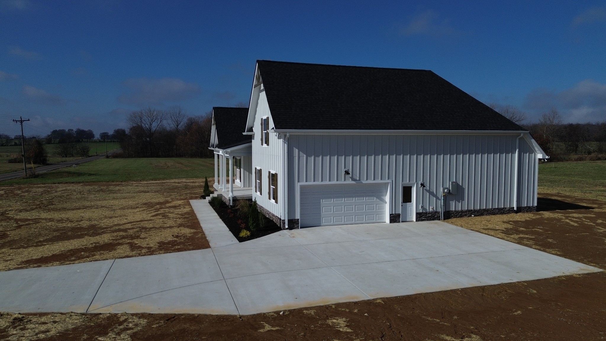 5558 Borthick Road Springfield, TN 37172 - Photo 3 of 53 a view of balcony and floor