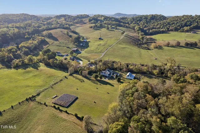 $1,000,000 | 244 Sinking Creek Road, Johnson City, TN 37601