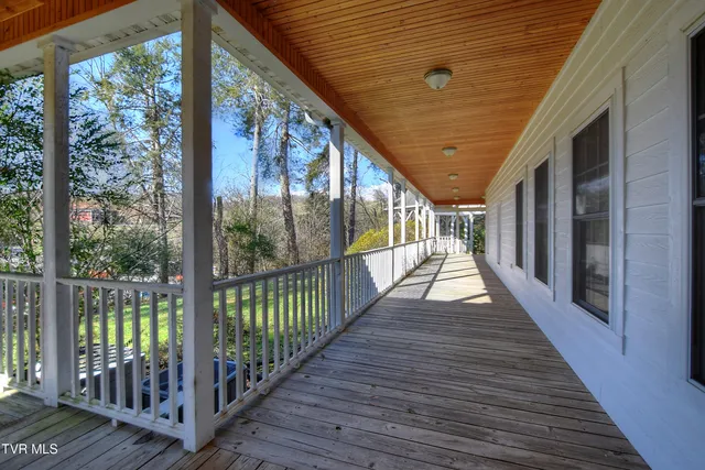 $1,000,000 | 244 Sinking Creek Road, Johnson City, TN 37601