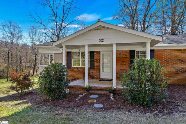 $285,000 | 202 Cove Creek Road, Pickens, SC 29671