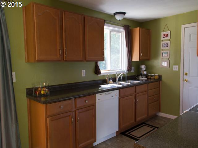 1385 Willagillespie Road Eugene, OR 97401 - Photo 7 of 16 Gallery Image 7