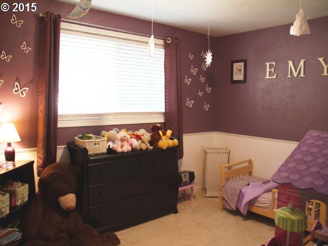1385 Willagillespie Road Eugene, OR 97401 - Photo 8 of 16 Gallery Image 8