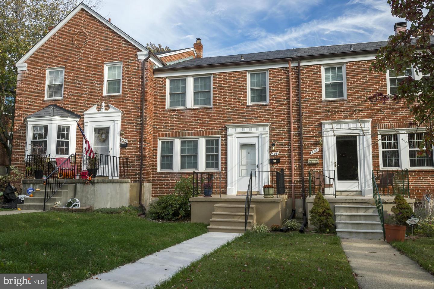 EXTERIOR FRONT WELCOME HOME!!