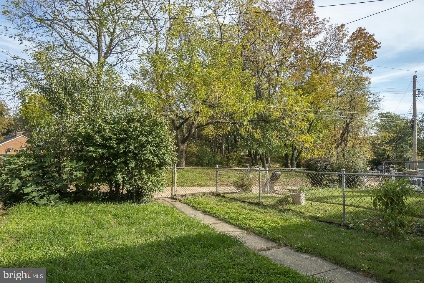 409 Lambeth Road Catonsville, MD 21228 - Photo 2 of 3 FENCED BACK YARD